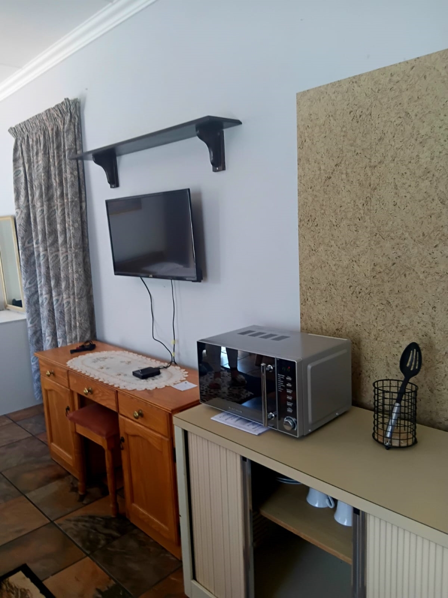 To Let 1 Bedroom Property for Rent in Dana Bay Western Cape